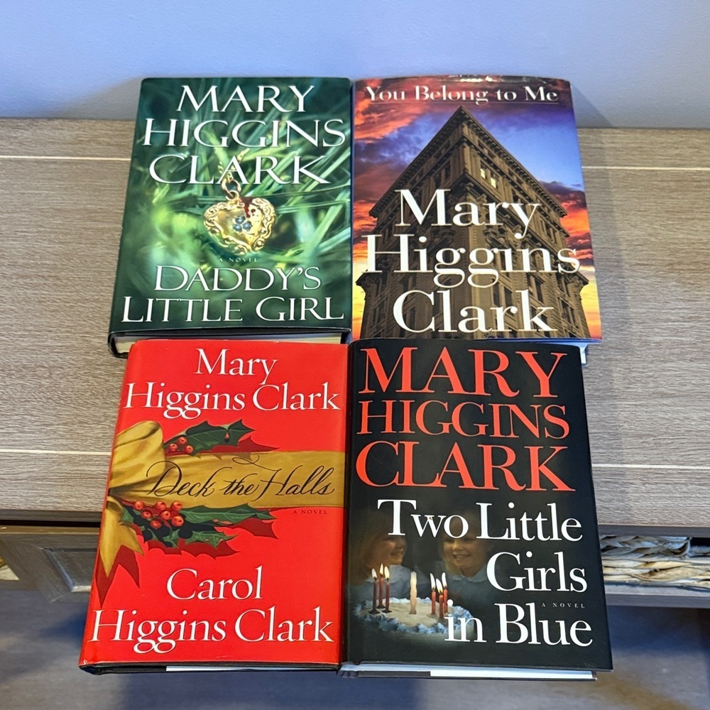 Mary Higgins Clark Hardcover Book Set - Picture 1 of 2